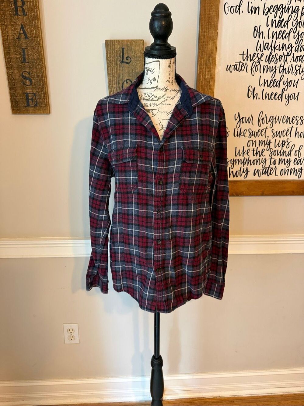 Goodfellow & Co Women's Plaid Button Down Flannel Shirt Blue Red Medium